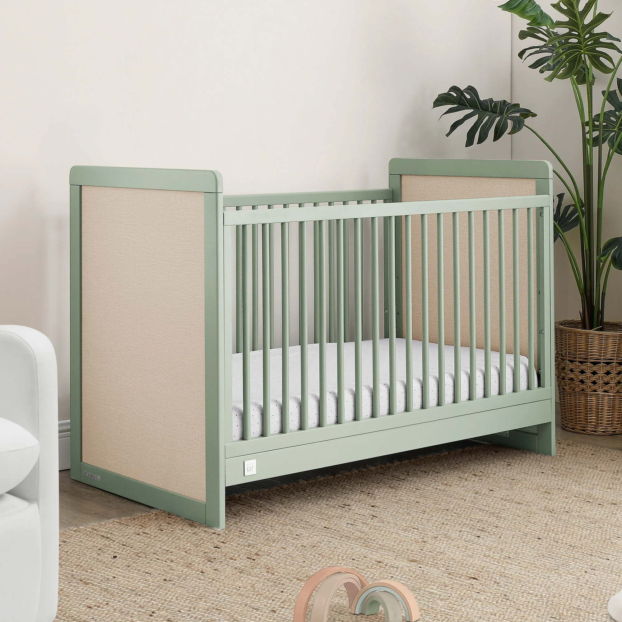 babyGap Liam 4-in-1 Convertible Crib - Image 8