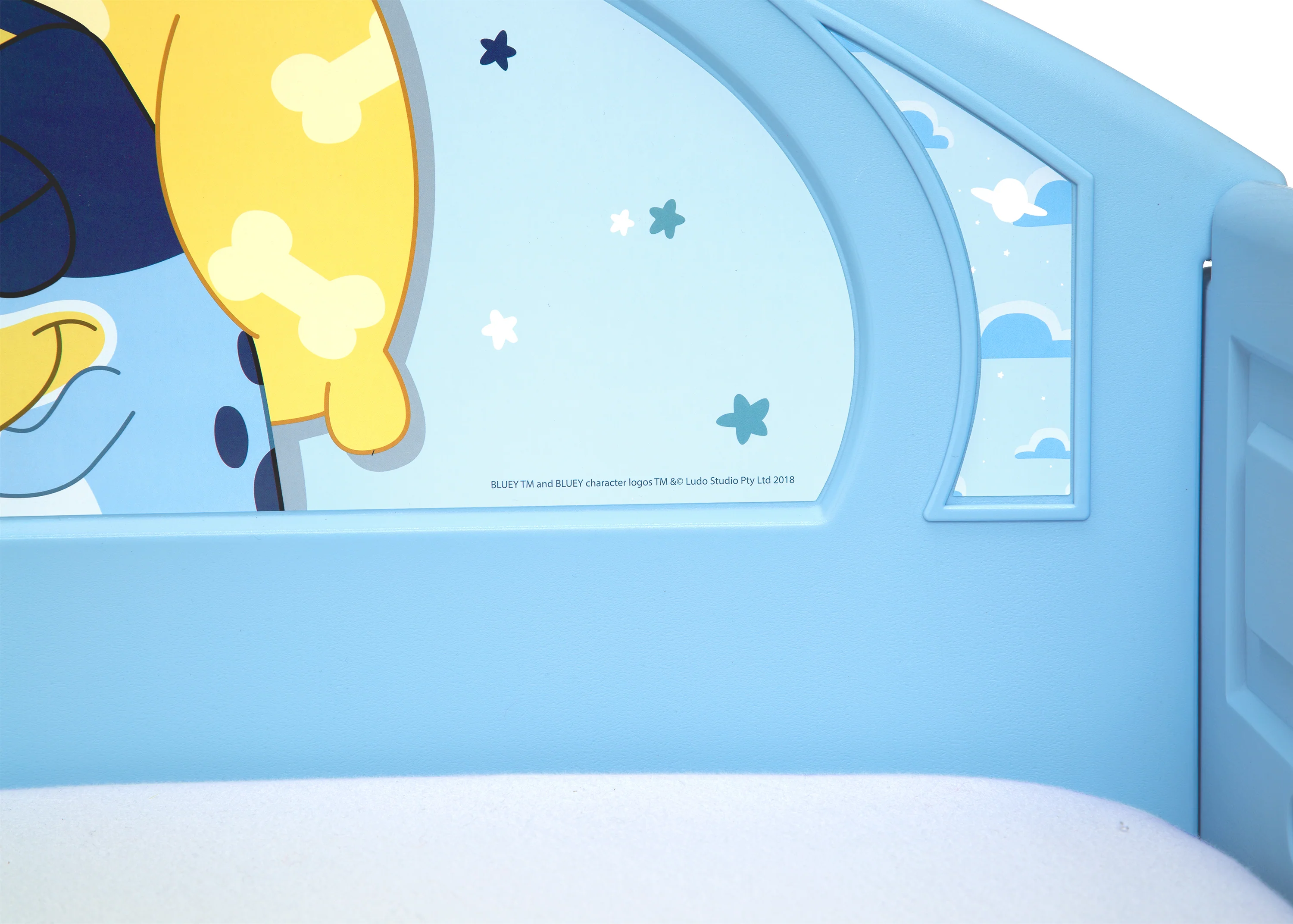 Bluey Sleep and Play Toddler Bed with Built-In Guardrails - Image 7