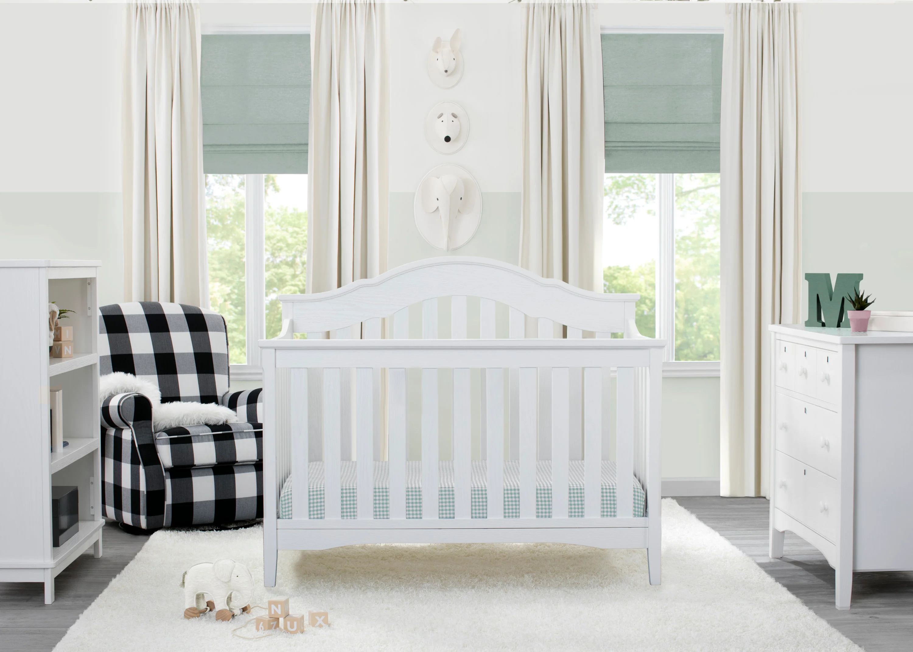 Farmhouse 6-in-1 Convertible Baby Crib