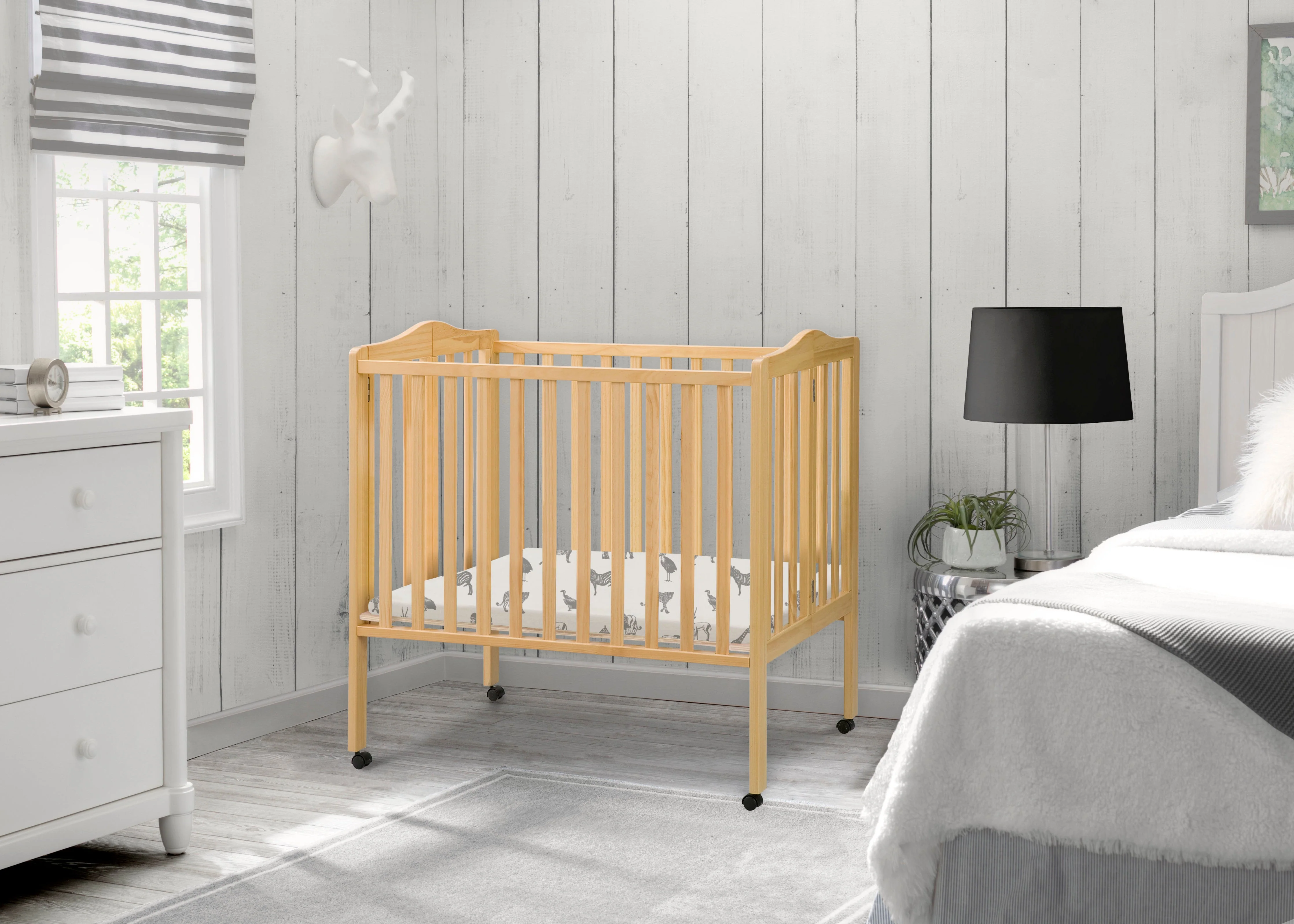 Folding Portable Mini Baby Crib with 1.5-inch Mattress - Image 5