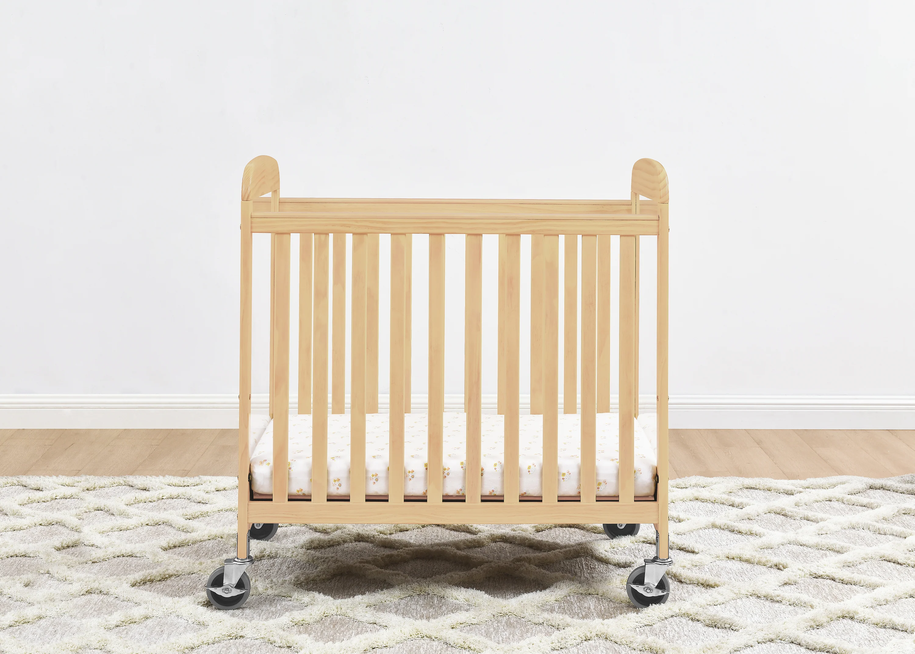 Sweet Dreamer Daycare Crib
